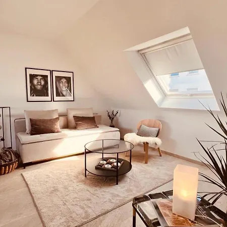 Apartment Am Schloss - Air Saarbrücken Buitenkant foto